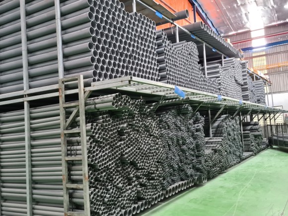 Phát hiện vụ sản xuất ống nhựa giả nhãn hiệu Bình Minh ảnh 1