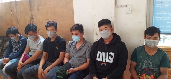 Giả hình sự, chặn xe đôi nam nữ kiểm tra hành chính lúc rạng sáng ảnh 1