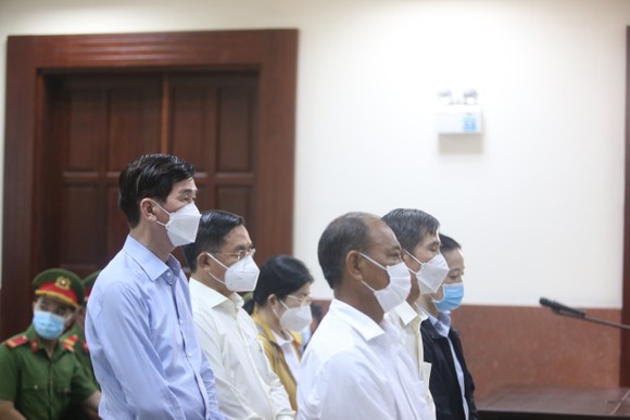 Bị cáo Trần Vĩnh Tuyến, bị cáo Lê Tấn Hùng được giảm 1 năm tù ảnh 2