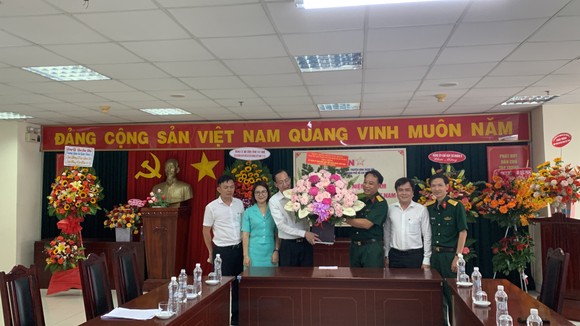 Lãnh đạo TPHCM thăm, chúc mừng các cơ quan báo chí ảnh 5