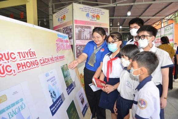 Chủ tịch HĐND TPHCM dự lễ khánh thành và bàn giao công trình Không gian Văn hóa Hồ Chí Minh chủ đề Bác Hồ với Thiếu nhi ảnh 4