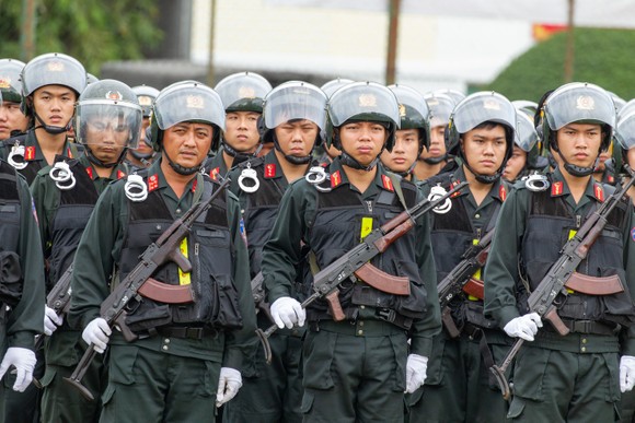 Ra mắt Trung đoàn Cảnh sát cơ động dự bị chiến đấu thuộc Công an TPHCM ảnh 7