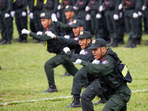 Ra mắt Trung đoàn Cảnh sát cơ động dự bị chiến đấu thuộc Công an TPHCM ảnh 16