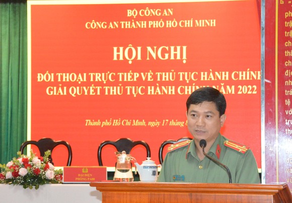 Công an TPHCM hứa tiếp thu kiến nghị 'không thu sổ hộ khẩu' ảnh 1