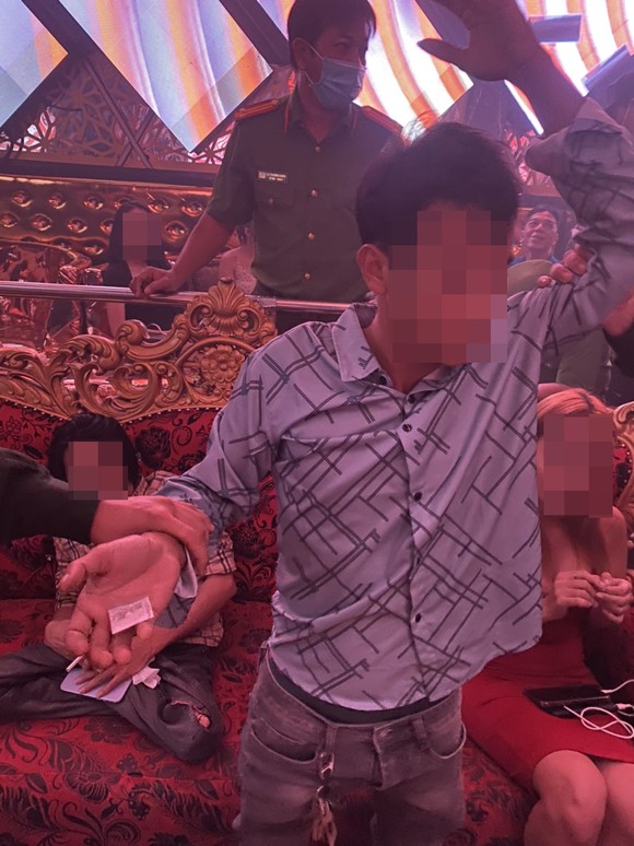 Phát hiện nhiều “dân chơi” dương tính ma túy trong quán bar Dubai 9 ảnh 1