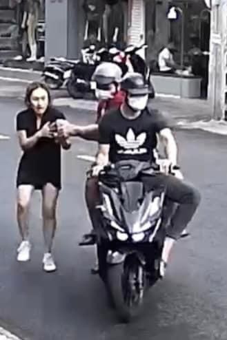 Truy bắt kẻ cướp giật tài sản của cô gái đang đi bộ ảnh 1