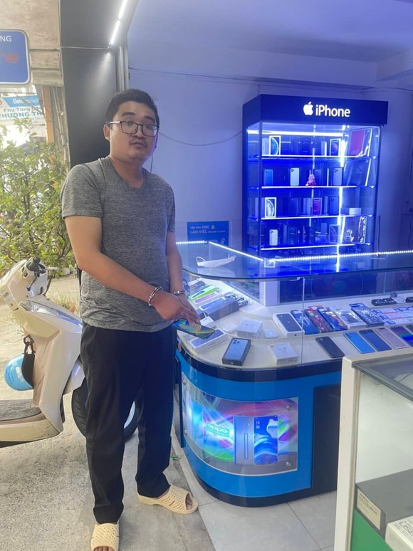 Thanh niên dụ bạn tình đồng tính vào khách sạn “vui vẻ” rồi trói cướp ở TPHCM ảnh 1