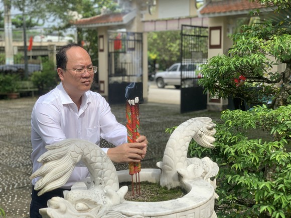 Phó Bí thư Thành ủy TPHCM Nguyễn Hồ Hải dâng hương di tích lịch sử ở huyện Hóc Môn ảnh 2