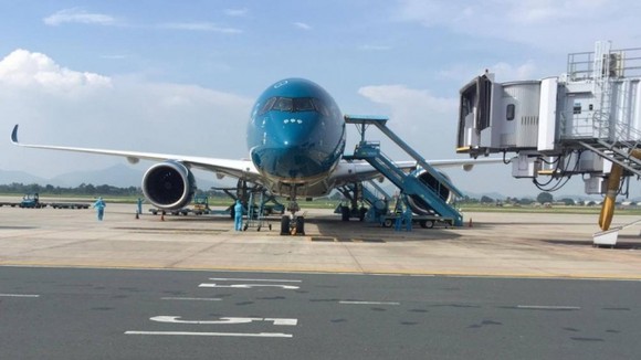  3 chuyến bay chở hơn 700 du khách bị mắc kẹt tại Đà Nẵng về Hà Nội và TPHCM 