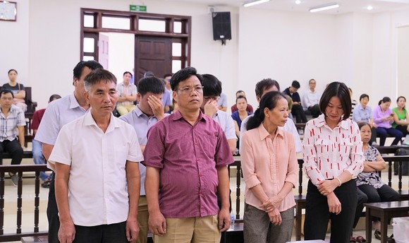 3 "quan xã" lĩnh án 21 năm tù vì sai phạm bồi thường đất ảnh 1