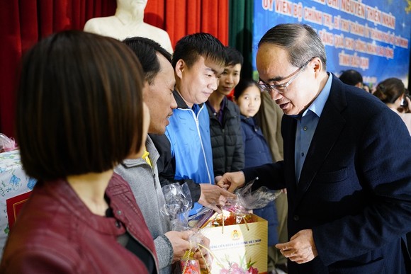 Đồng chí Nguyễn Thiện Nhân thăm và tặng quà tại tỉnh Bắc Kạn nhân dịp Xuân Canh Tý ảnh 13