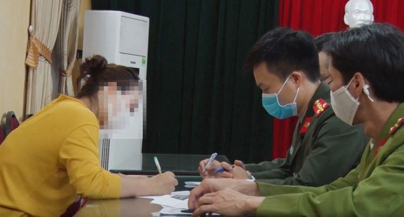 Mời một người nổi tiếng lên làm việc về thông tin thất thiệt chống dịch Covid-19 ảnh 1