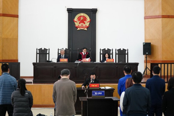  Vụ nâng giá máy xét nghiệm Covid-19: Chủ mưu Nguyễn Nhật Cảm lãnh 10 năm tù giam ảnh 1