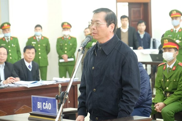 Hoãn phiên xét xử cựu Bộ trưởng Vũ Huy Hoàng lần 2 ảnh 6