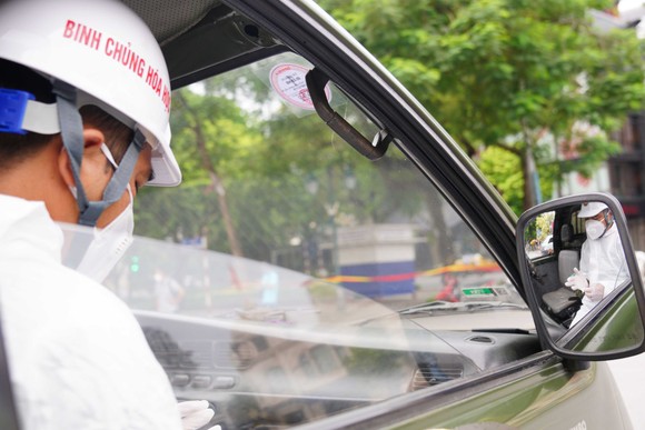 15 xe đặc chủng phun khử khuẩn tại 3 quận nội thành Hà Nội ảnh 10