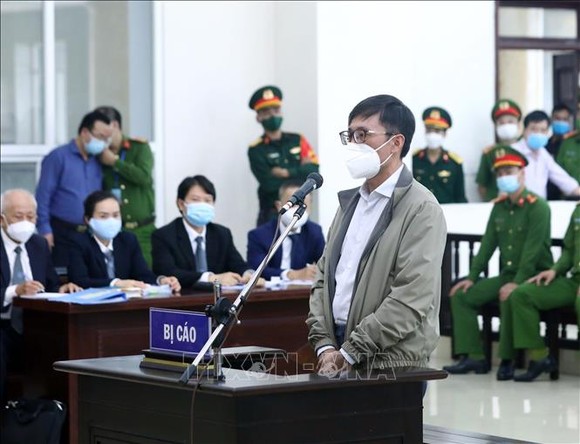 Cựu Phó Tổng cục trưởng Tổng cục Tình báo Nguyễn Duy Linh lĩnh 14 năm tù tội 'nhận hối lộ' ảnh 1