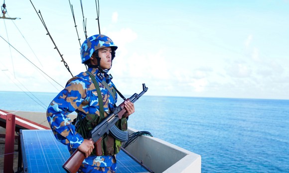 Kỷ niệm 67 năm truyền thống Hải quân nhân dân Việt Nam: Không để Tổ quốc bị 'bất ngờ' từ hướng biển ảnh 5