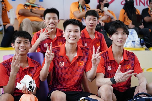Những tấm huy chương đầu tiên của Đoàn thể thao Việt Nam tại SEA Games 31 ảnh 7