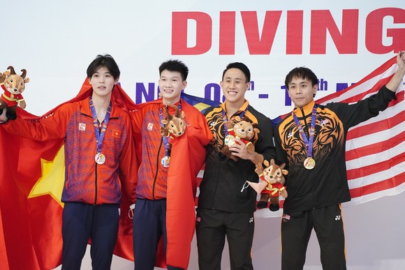 Những tấm huy chương đầu tiên của Đoàn thể thao Việt Nam tại SEA Games 31 ảnh 4