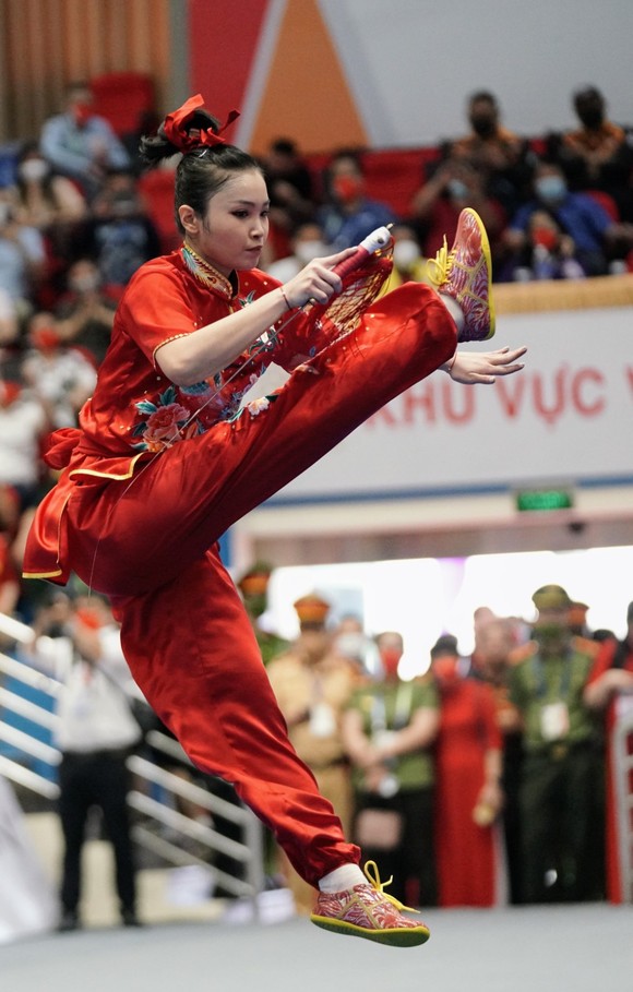 VĐV Wushu Việt Nam "bay" trên chiến thắng ảnh 1