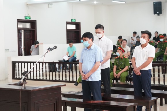 Ông Nguyễn Đức Chung được giảm 3 năm tù giam ảnh 2