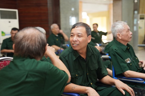 Đoàn công tác Thành ủy TPHCM tri ân người có công tại Phú Thọ và Bắc Ninh ảnh 12