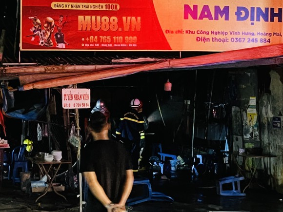 Hà Nội: Cháy lớn quán 'hát cho nhau nghe' tại quận Hoàng Mai ảnh 4