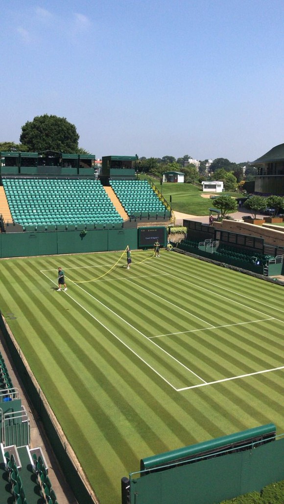 Khoảnh khắc cuối tuần: Federer chơi đùa với 2 con trai sinh đôi, Wozniacki lên ngôi ở Eastbourne ảnh 8