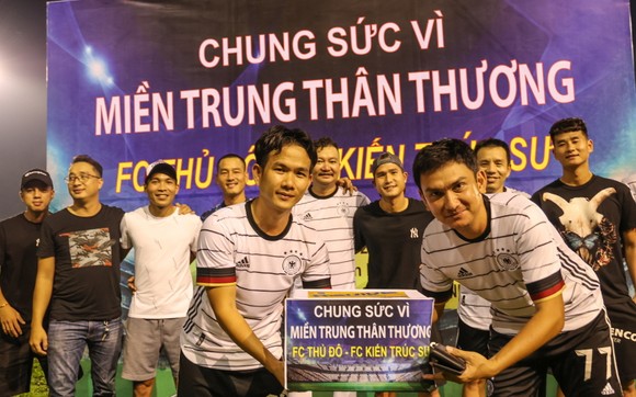 FC Thủ Đô - FC Kiến trúc sư: Trận cầu thiện nguyện nghĩa tình hướng về miền Trung thương yêu ảnh 1