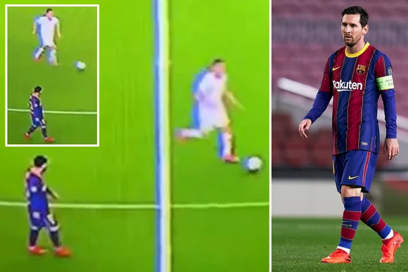 Hình ảnh Messi đi bộ trên sân trong trận đấu với Kiev