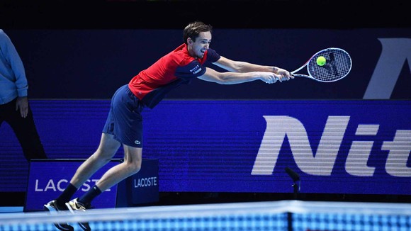 Daniil Medvedev: “Kẻ thừa kế” Davydenko đánh bại Nadal và Thiem để vô địch ATP Finals 2020 ảnh 2