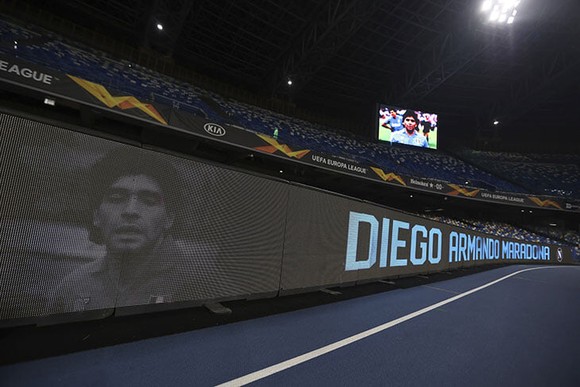 Thành Naples và CLB Napoli tiễn đưa Diego Maradona bằng sự kiện tưởng niệm đầy xúc động ảnh 19