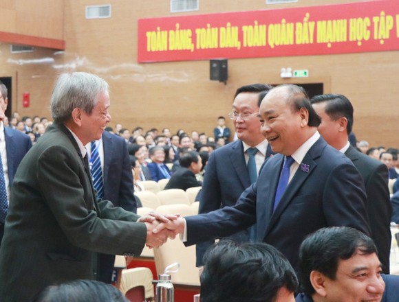 Thủ tướng Nguyễn Xuân Phúc: Nghệ An cần tạo cho được một 'Kỳ tích sông Lam' ảnh 3