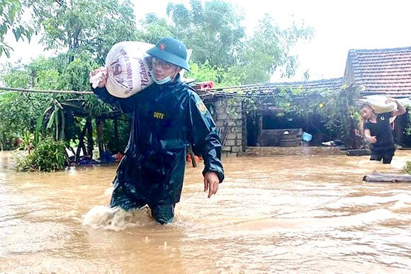 Mưa lớn gây thiệt hại nặng ở Nghệ An ảnh 1