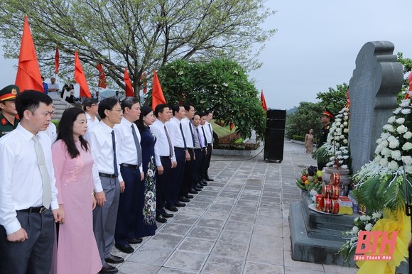 Thanh Hóa tưởng niệm 50 năm ngày 64 giáo viên, học sinh và dân công hy sinh trên công trường đắp đê sông Mã ảnh 1