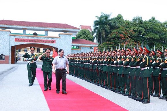 Thủ tướng Phạm Minh Chính kiểm tra nhiều công trình trọng điểm tại Nghệ An ảnh 5