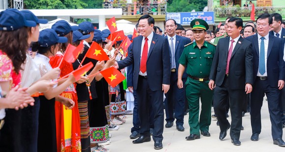 Chủ tịch Quốc hội Vương Đình Huệ: Đảng và Nhà nước luôn đặc biệt coi trọng giáo dục và đào tạo ảnh 3
