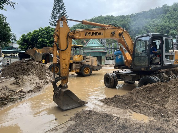 Nghệ An nỗ lực khắc phục lũ quét tại huyện rẻo cao Kỳ Sơn ảnh 1