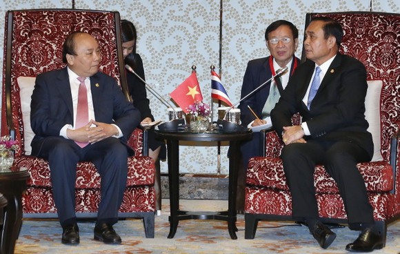 政府總理阮春福與泰國總理巴育會晤。