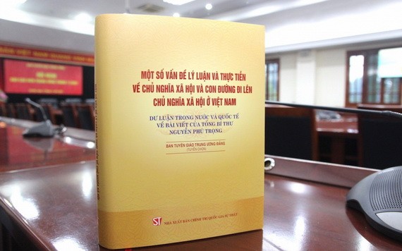 《社會主義理論與實踐若干問題和越南走向社會主義的道路有關阮富仲總書記 的文章的國內和國際輿論》一書。