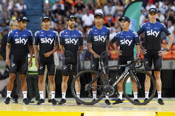 Xe đạp: Chris Froome choáng ngợp với sự tiếp đón ở Tour Colombia ảnh 6