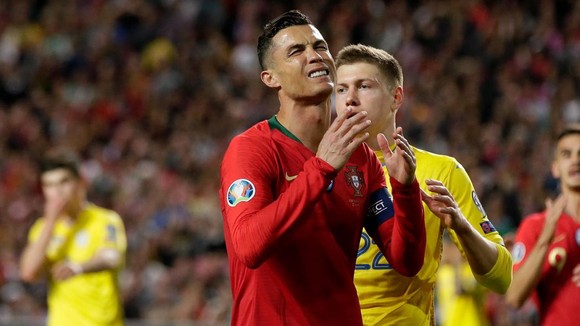 Ronaldo nói hãy mạnh mẽ hơn, “nội gián” Bernardo hài lòng ảnh 1
