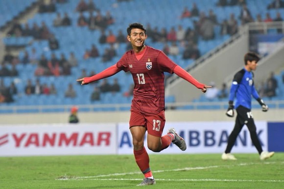 Suphanat Mueanta lập kỷ lục cầu thủ ghi bàn trẻ nhất trong lịch sử giải U23 châu Á
