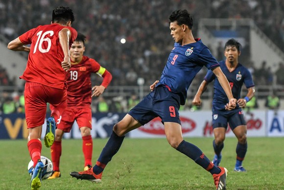 Cùng thua 0-4: “Messi Thái” được Uruguay khen, “bại tướng” của Đình Trọng đối diện án phạt ảnh 2