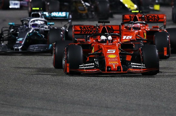 Đua xe F1: Màn lật đổ ngoạn mục của Mercedes ở Bahrain ảnh 3