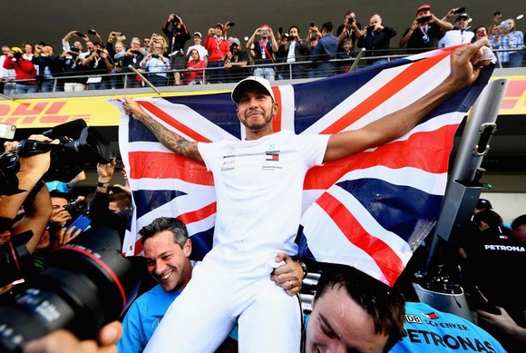 Đua xe F1: Hamilton giành chiến thắng thứ 75 ở chặng đua thứ 1.000 ảnh 2