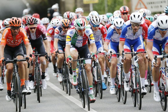 Giro d’Italia: Ewan rút lui... sau khi giành chiến thắng thứ 2, Demare chiếm Áo tím ảnh 3