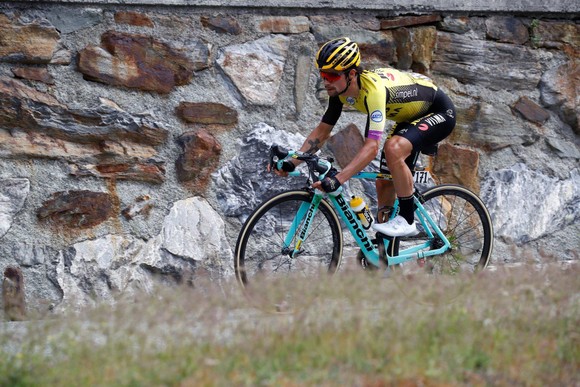 Giro d’Italia: Simon và Nibali tiếp tục tấn công, Carapaz nới rộng khoảng cách với Roglic ảnh 3
