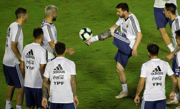Messi là trung tâm trong buổi tập mới nhất của tuyển Argentina