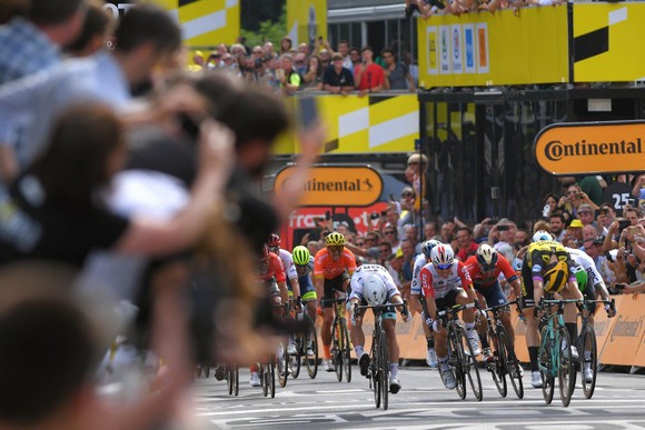 Tour de France: Teunissen đoạt chiến thắng ngay trước mặt Sagan ở chặng đua ngã xe hỗn loạn ảnh 4